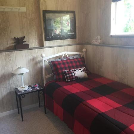 Silvern Lake Trail Bed And Breakfast Smithers Exterior foto
