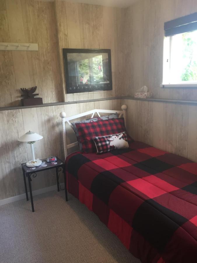 Silvern Lake Trail Bed And Breakfast Smithers Exterior foto