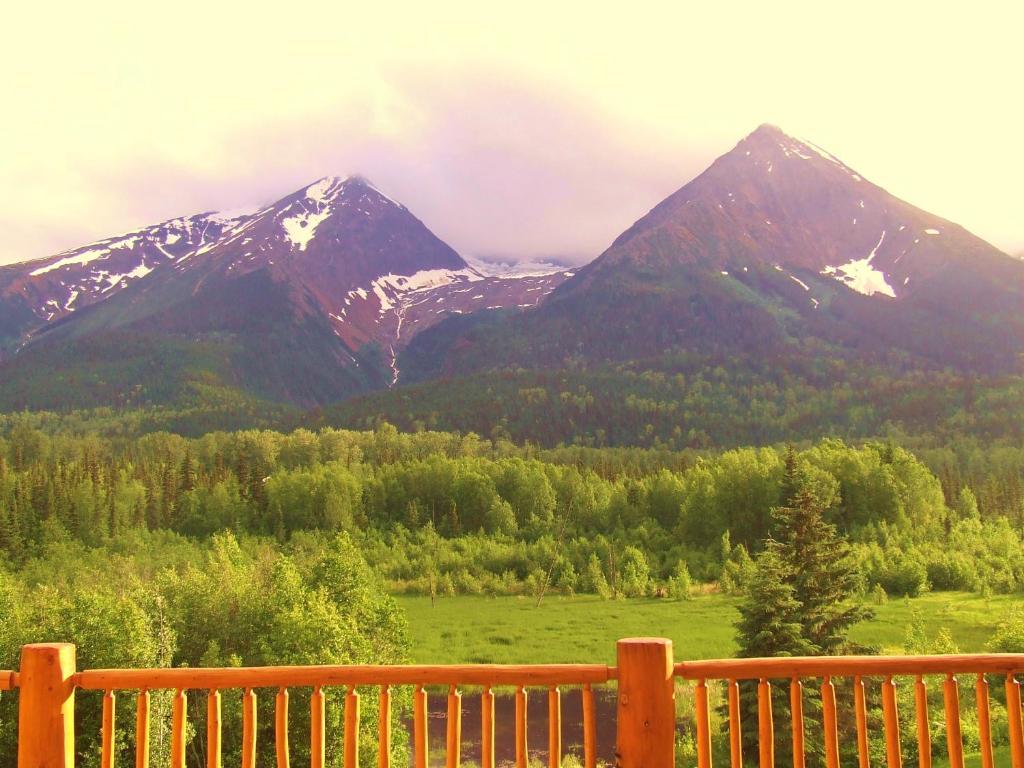 Silvern Lake Trail Bed And Breakfast Smithers Exterior foto