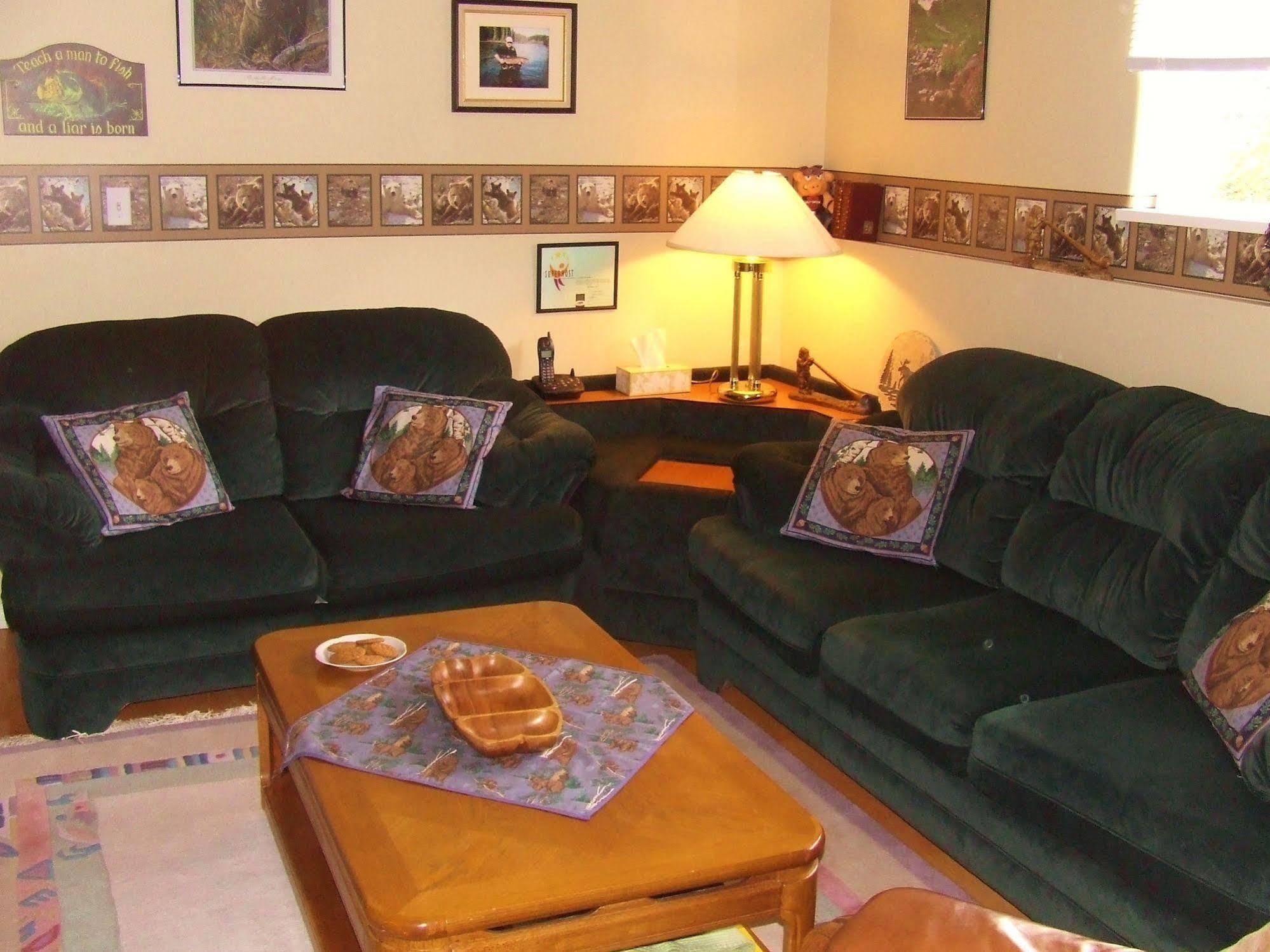 Silvern Lake Trail Bed And Breakfast Smithers Exterior foto