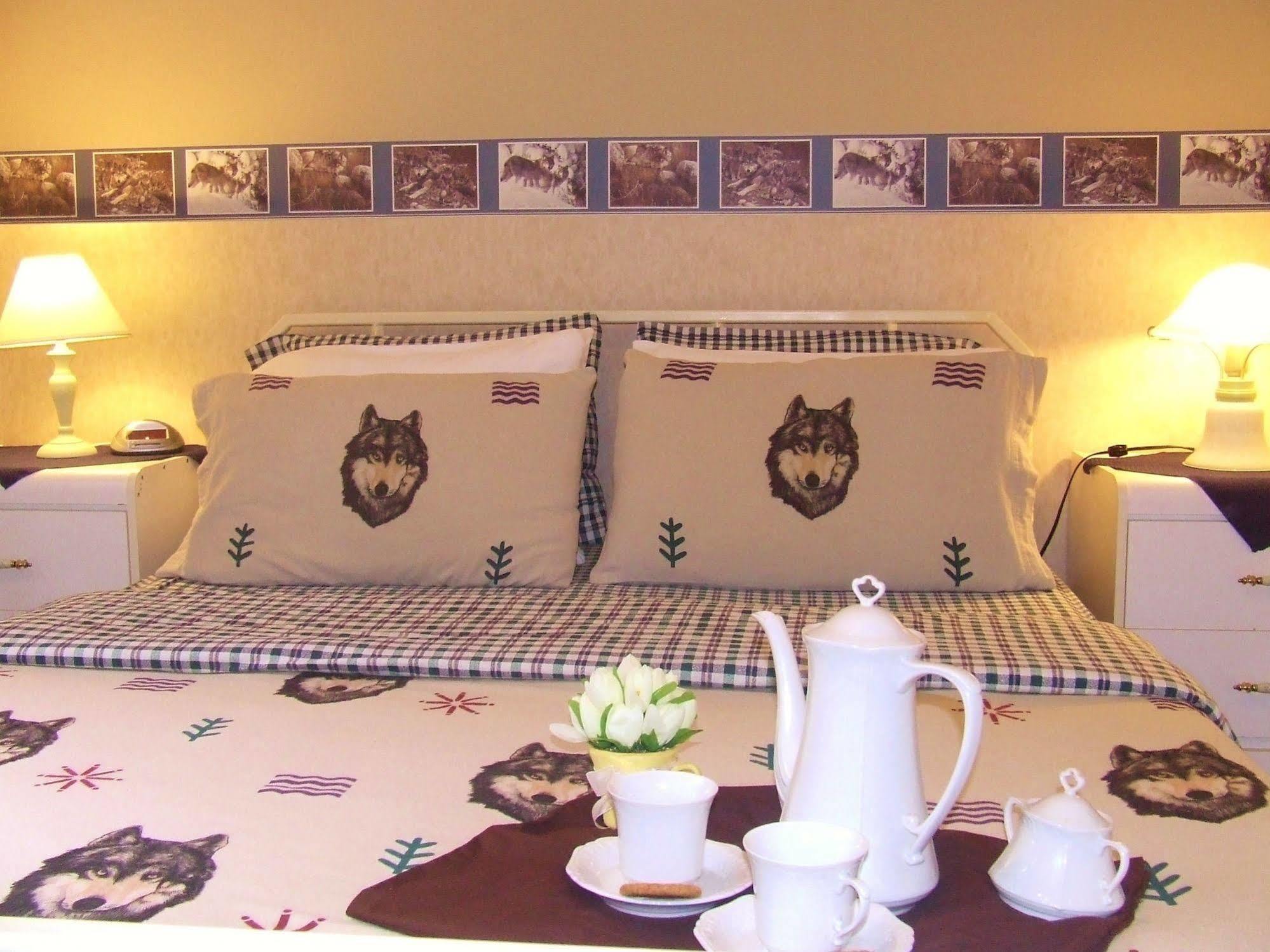 Silvern Lake Trail Bed And Breakfast Smithers Exterior foto