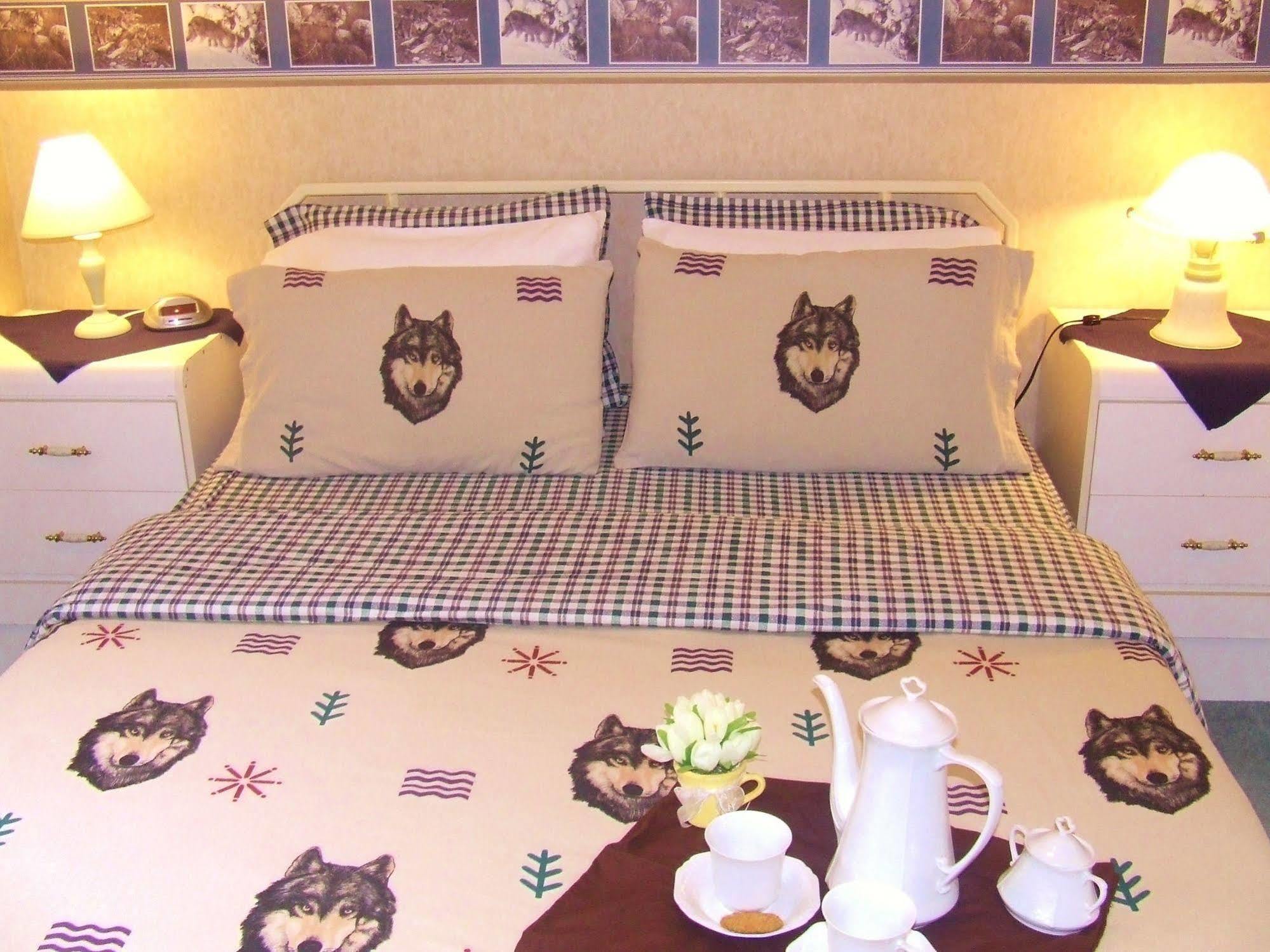 Silvern Lake Trail Bed And Breakfast Smithers Exterior foto